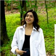 Profesora titulada en Diseño de moda con más de 5 años de experiencia impartiendo clases de forma online y presencial.
